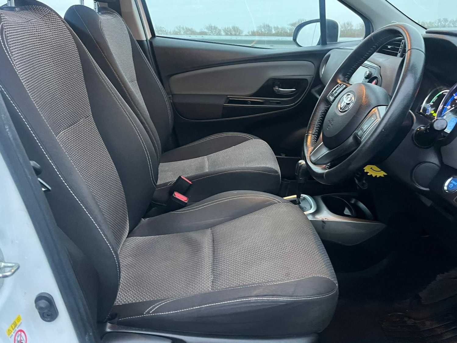 Used Toyota Yaris 2015 for sale - 77240276: Photo 17