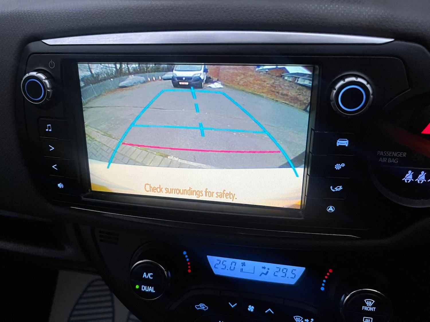 Used Toyota Yaris 2015 for sale - 77240276: Photo 27