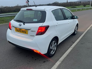 Used Toyota Yaris 2015 for sale - 77240276: Photo