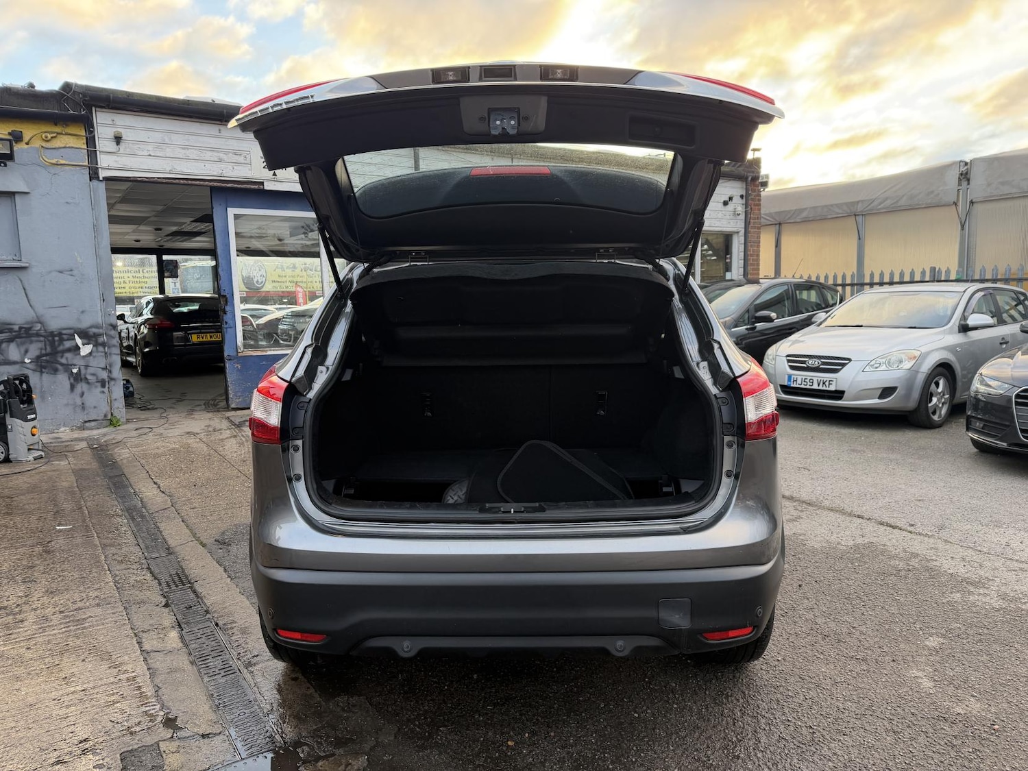 Used Nissan Qashqai 2016 for sale - 76762224: Photo 22