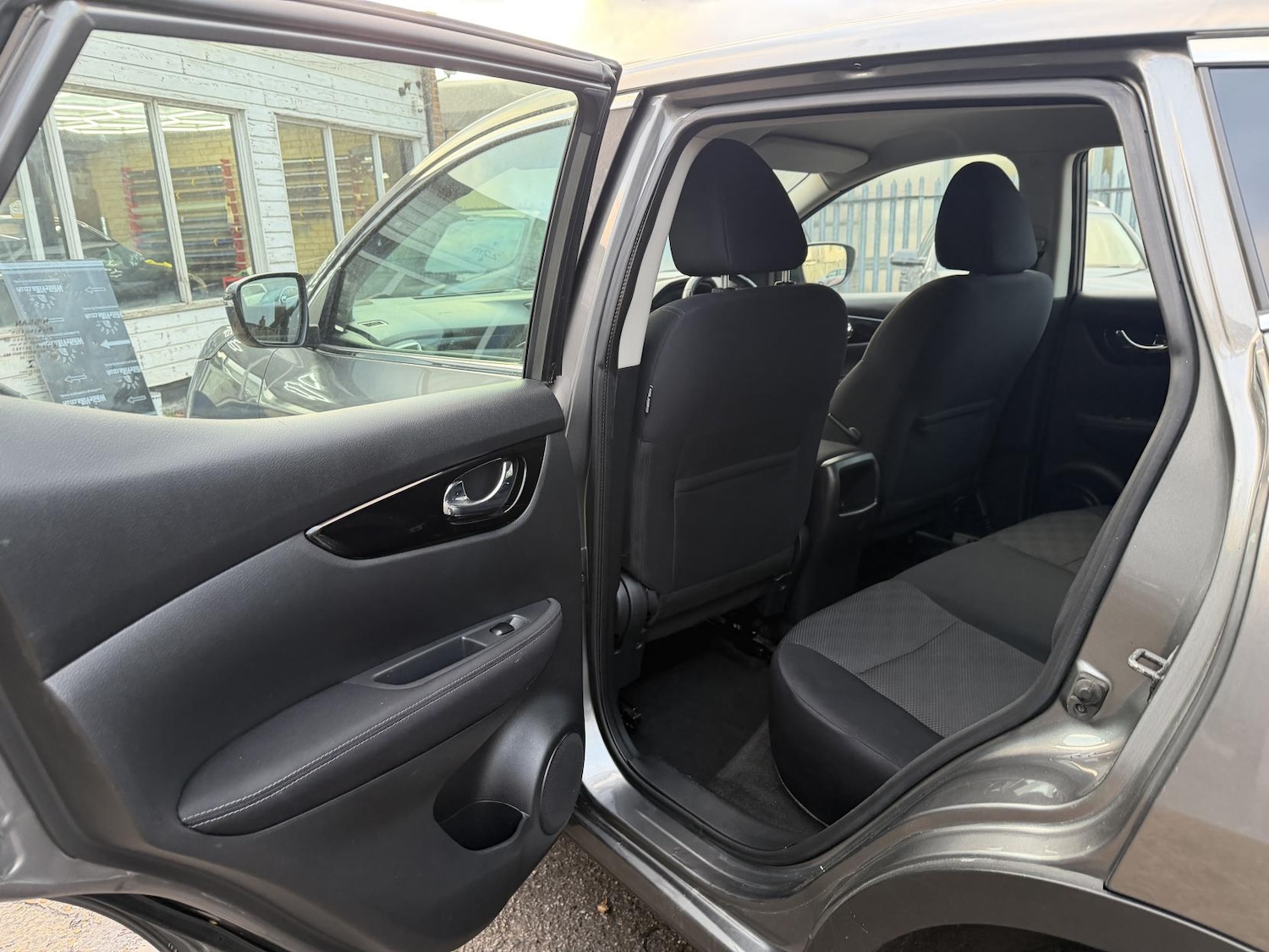 Used Nissan Qashqai 2016 for sale - 76762224: Photo 24