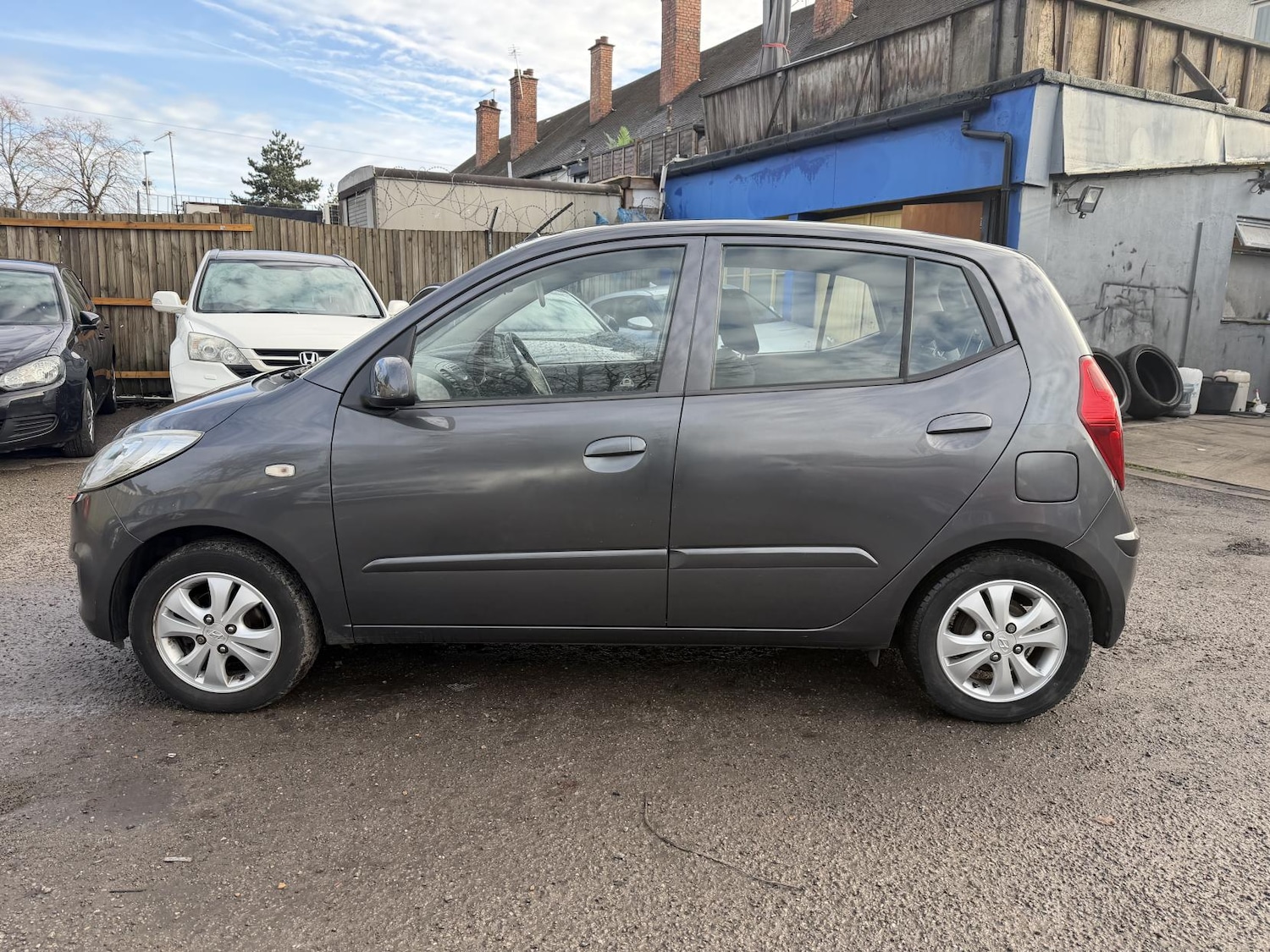 Used Hyundai i10 2011 for sale - 76837588: Photo 10