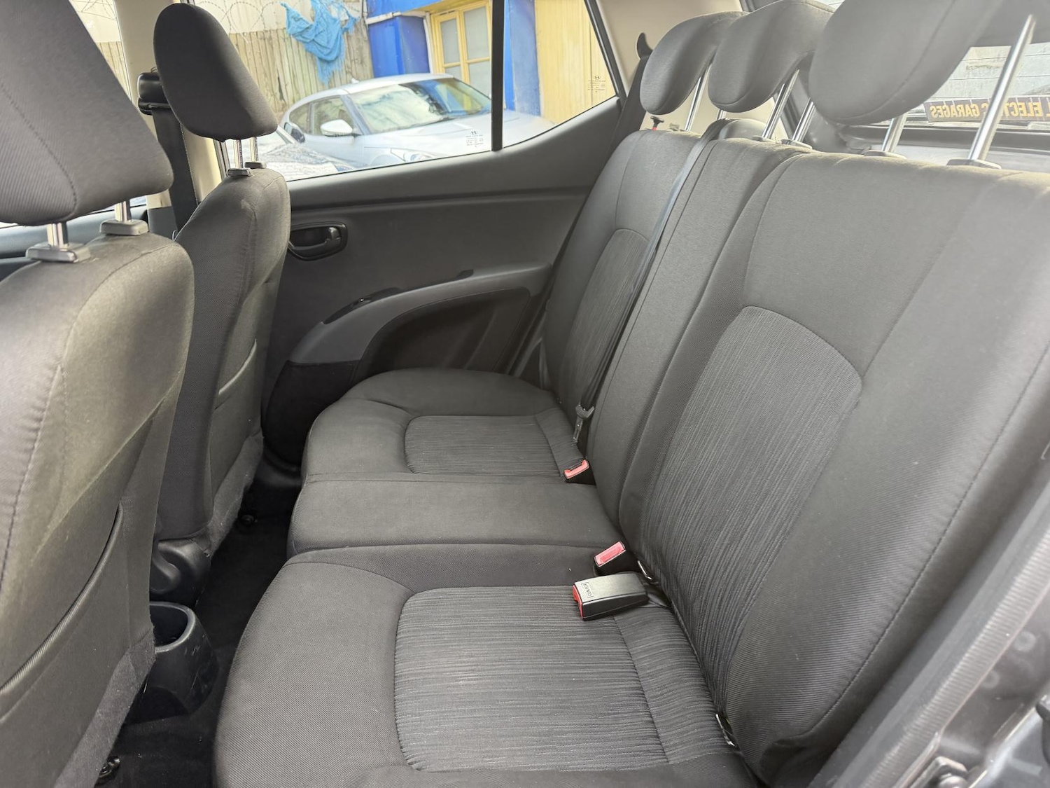 Used Hyundai i10 2011 for sale - 76837588: Photo 21