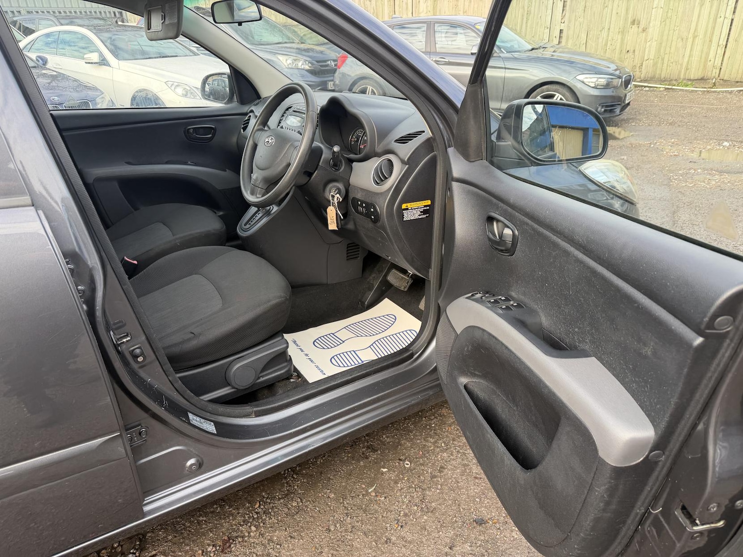 Used Hyundai i10 2011 for sale - 76837588: Photo 30