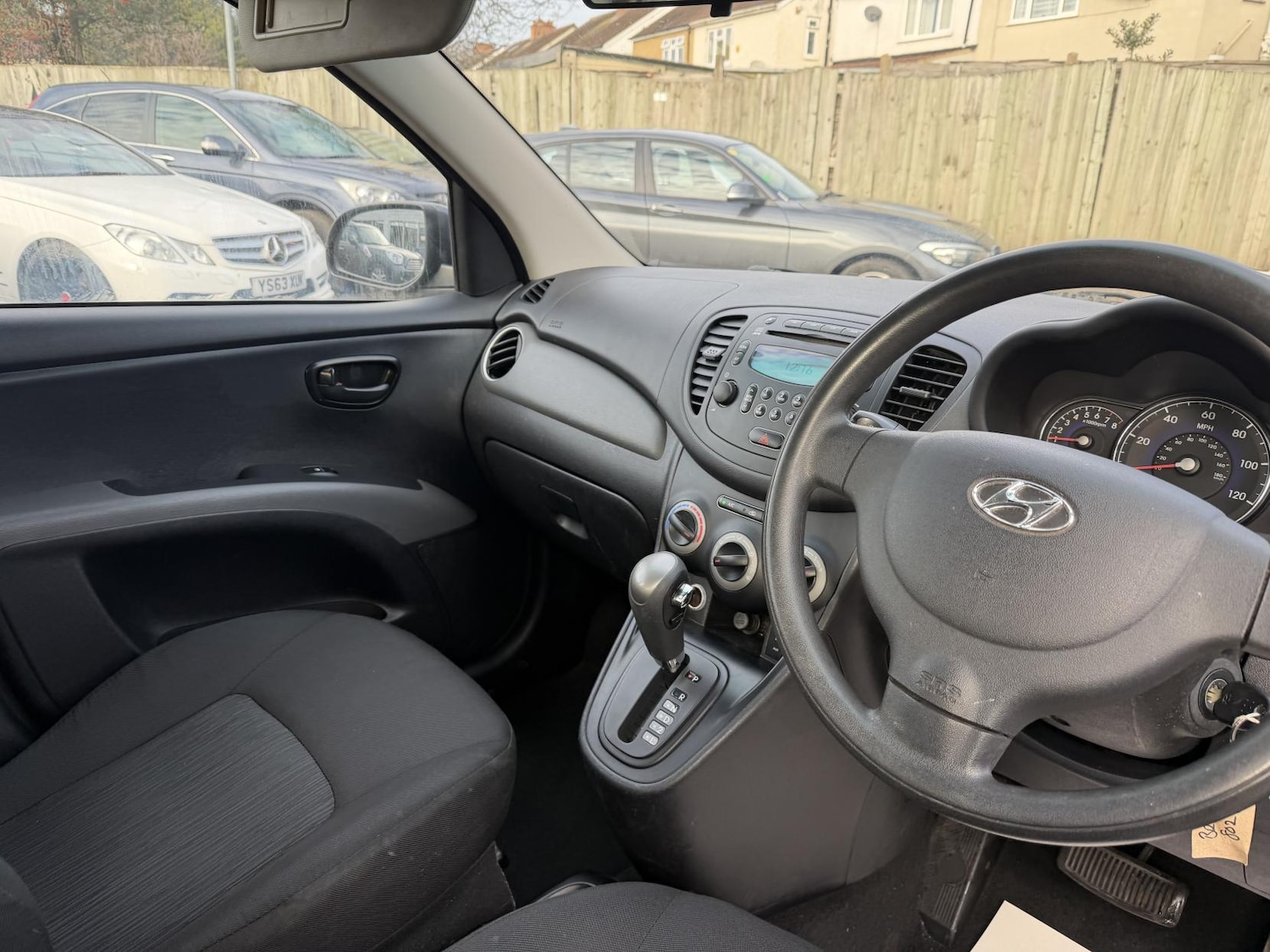 Used Hyundai i10 2011 for sale - 76837588: Photo 35