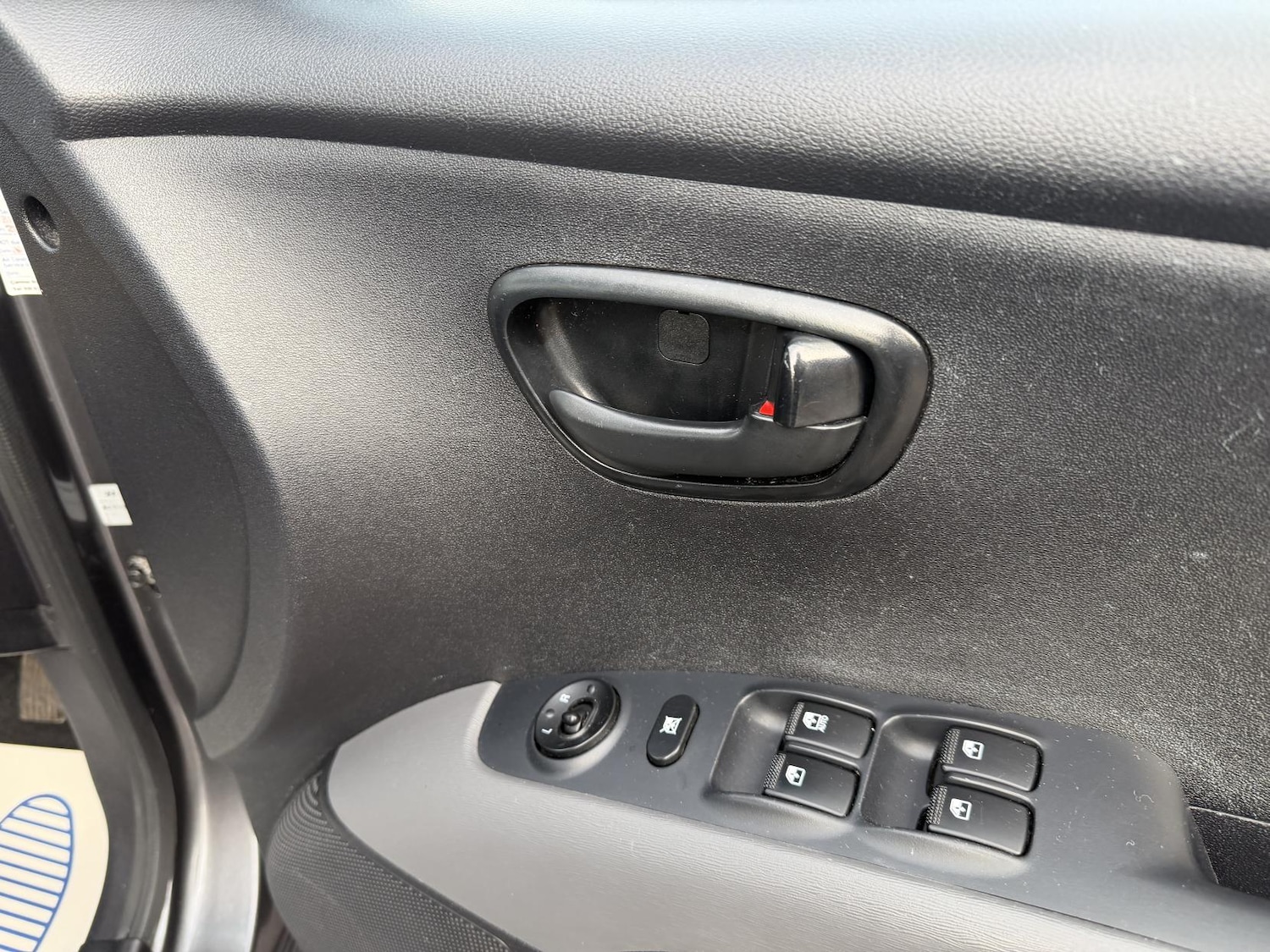 Used Hyundai i10 2011 for sale - 76837588: Photo 38