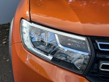 Used Dacia Sandero Stepway 2017 for sale - 79529131: Photo