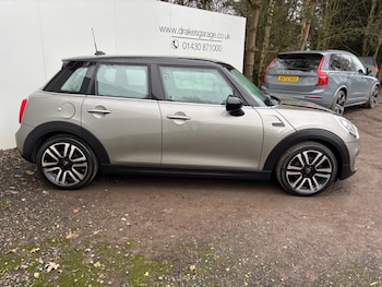 Used MINI Hatch 2018 for sale - 77095877: Photo