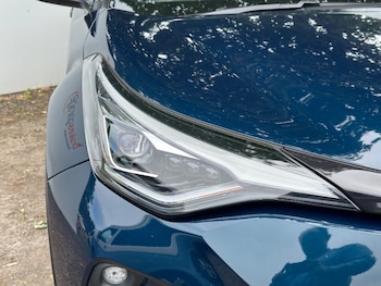 Used Toyota C-HR 2023 for sale - 78671649: Photo
