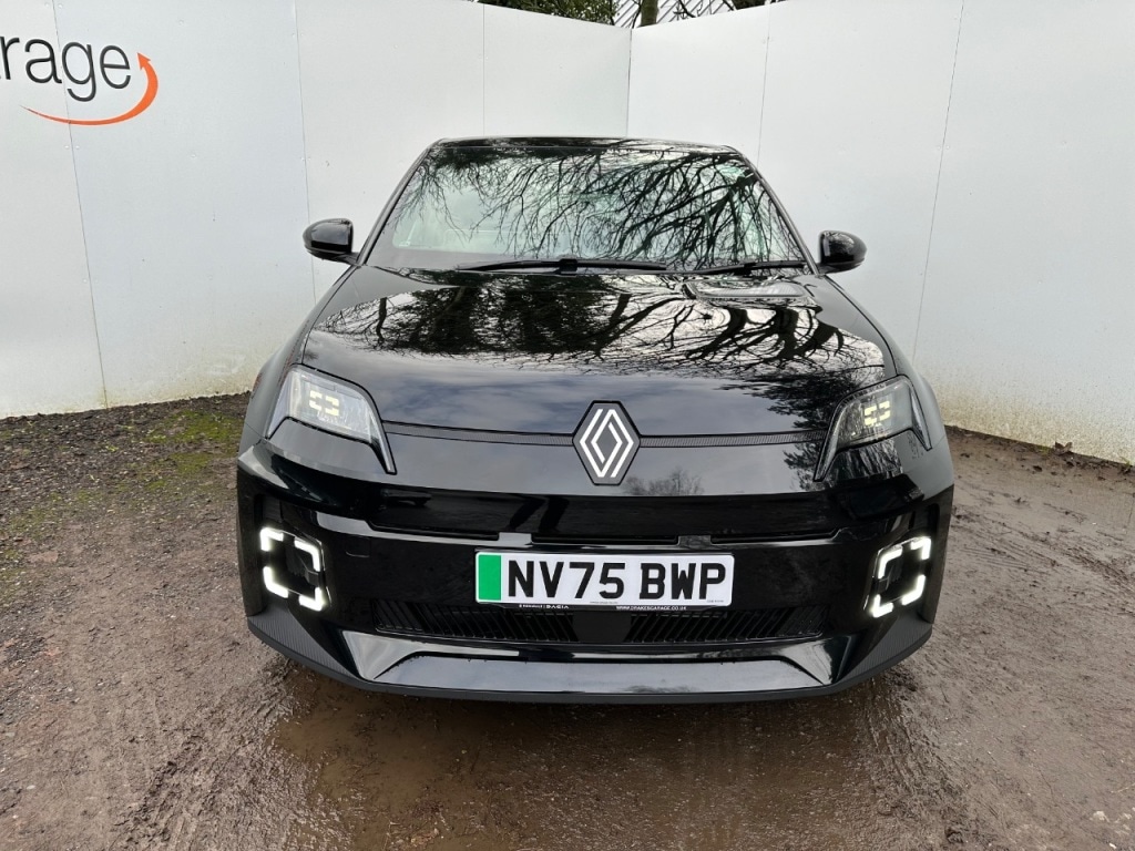 Used Renault 5 2025 for sale - 76949528: Photo 2