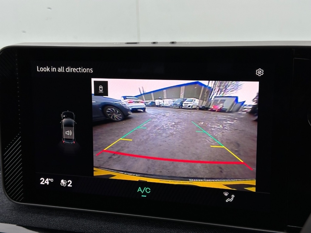 Used Renault 5 2025 for sale - 76949528: Photo 24