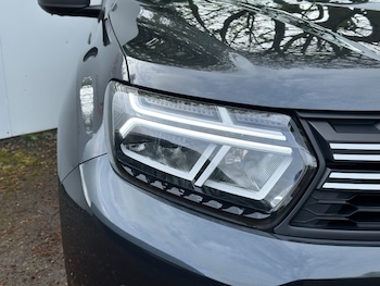 Used Dacia Duster 2023 for sale - 77937190: Photo