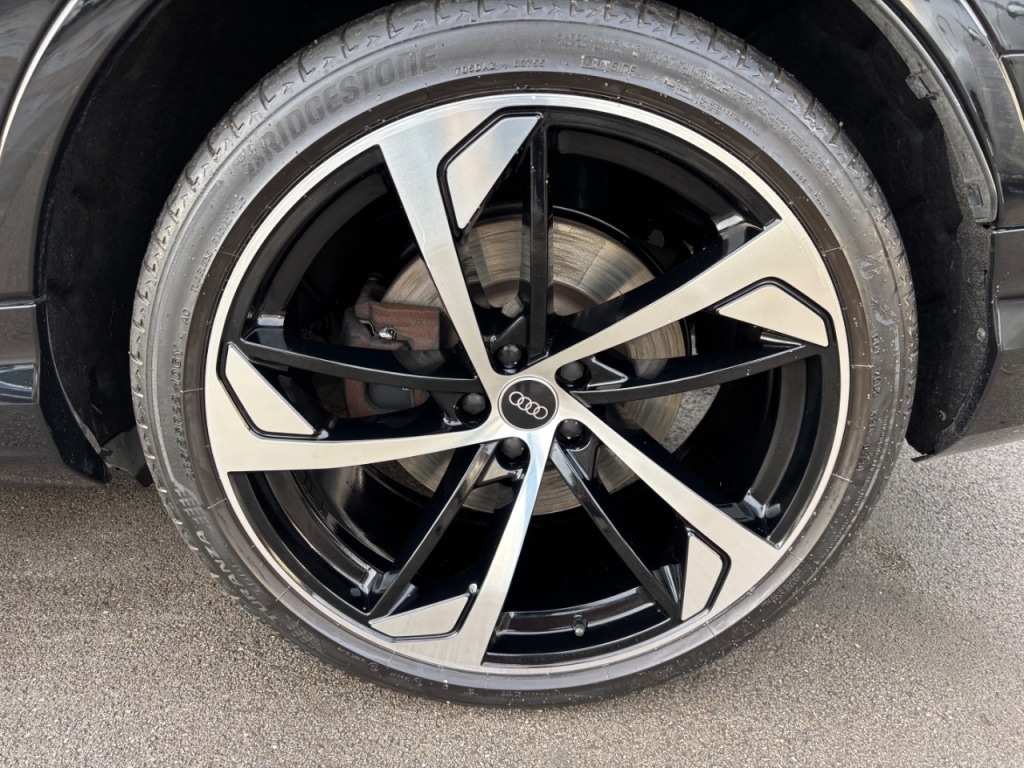 Used Audi Q7 2023 for sale - 76363170: Photo 11