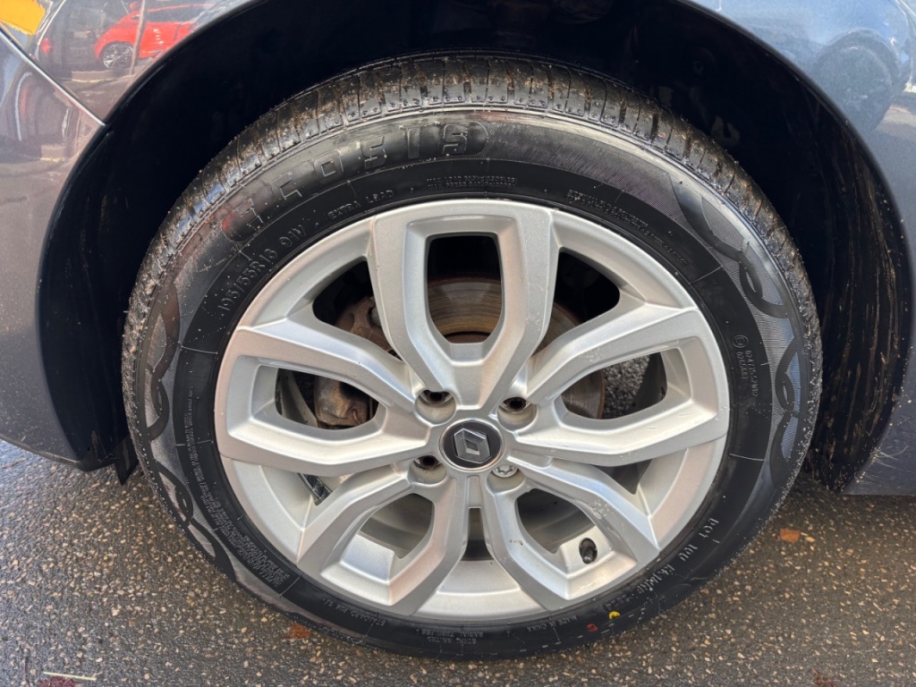 Used Renault Clio 2017 for sale - 76697959: Photo 11