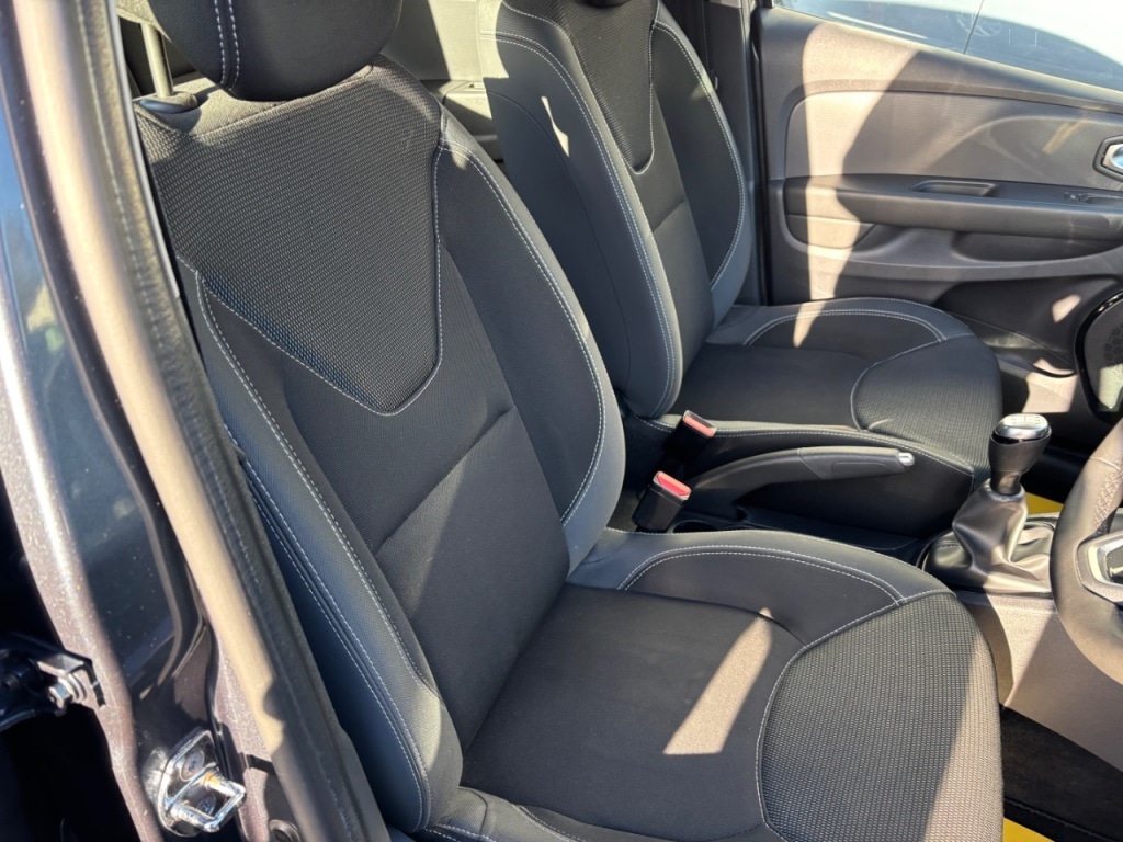 Used Renault Clio 2017 for sale - 76697959: Photo 14