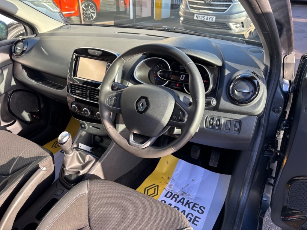 Used Renault Clio 2017 for sale - 76697959: Photo 16