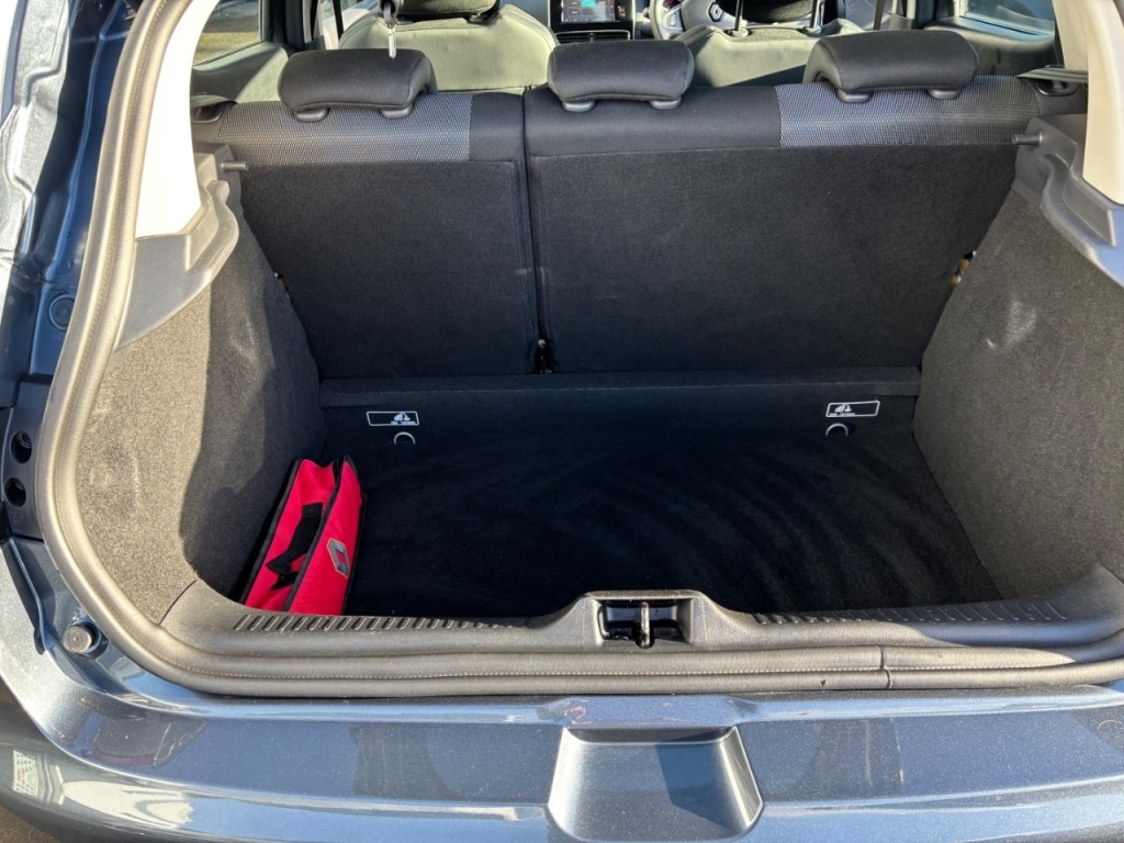 Used Renault Clio 2017 for sale - 76697959: Photo 21