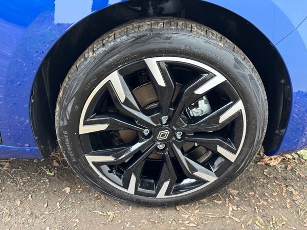 Used Renault Clio 2024 for sale - 76303209: Photo 11
