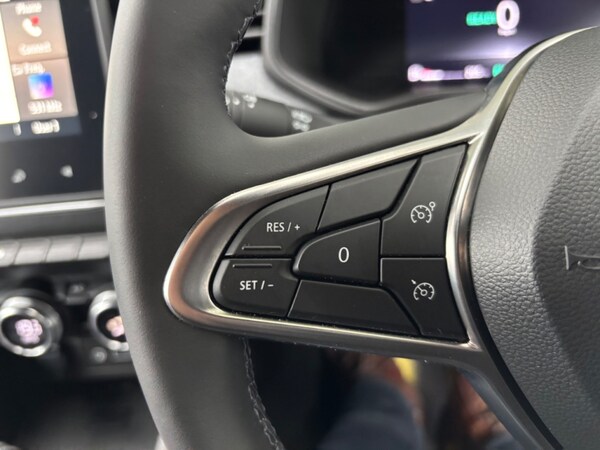 Used Renault Clio 2024 for sale - 76303209: Photo 25