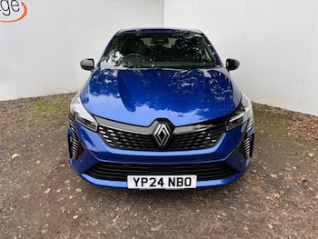 Used Renault Clio 2024 for sale - 76303209: Photo 2