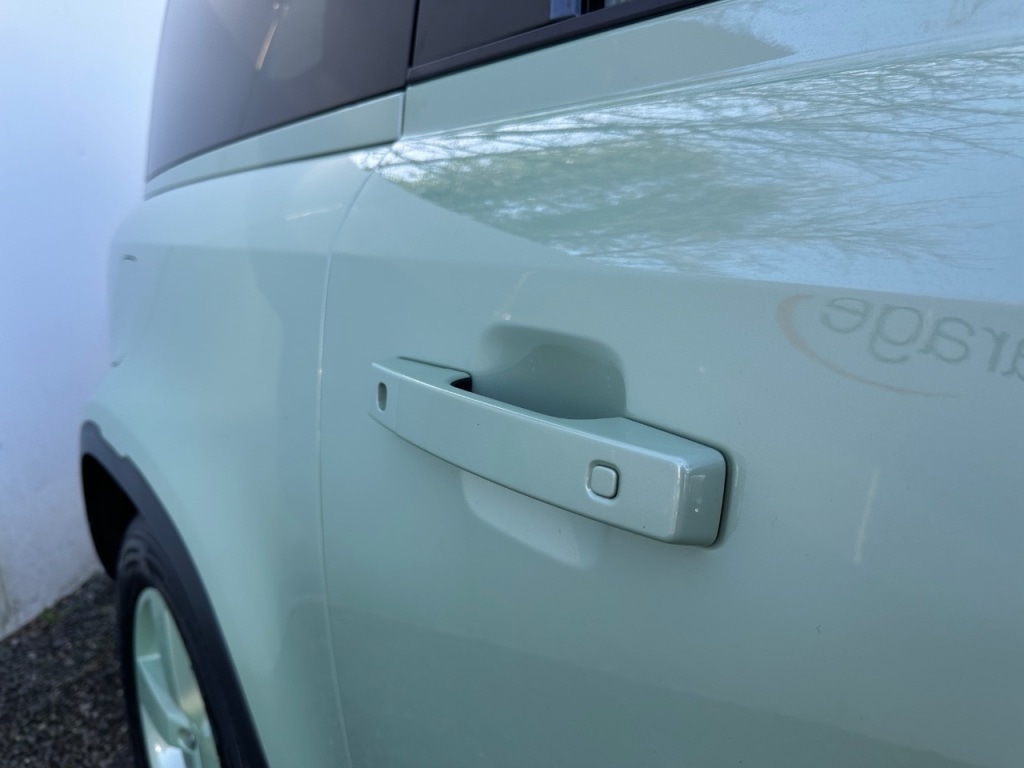 Used Land Rover Defender 2023 for sale - 77533752: Photo 15