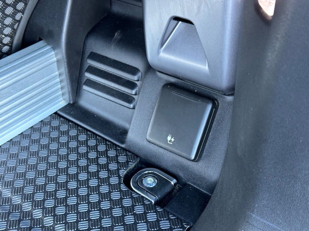 Used Land Rover Defender 2023 for sale - 77533752: Photo 23