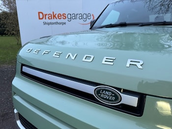 Used Land Rover Defender 2023 for sale - 77533752: Photo