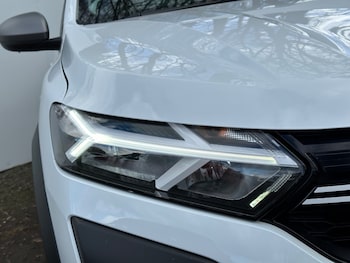 Used Dacia Sandero Stepway 2023 for sale - 77520176: Photo