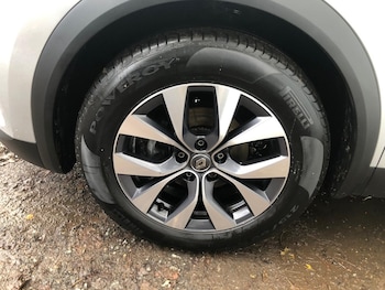 Used Renault Captur 2020 for sale - 76495658: Photo