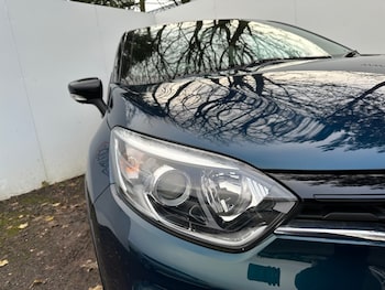 Used Renault Captur 2018 for sale - 76469350: Photo
