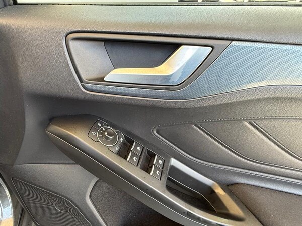 Used Ford Focus 2023 for sale - 74588598: Photo 17