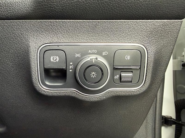 Used Mercedes-Benz GLB 2023 for sale - 76319347: Photo 33