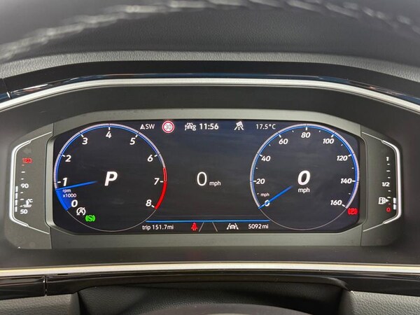 Used Volkswagen T-Roc 2024 for sale - 74830240: Photo 11