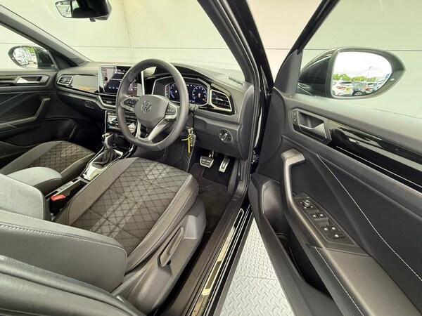 Used Volkswagen T-Roc 2024 for sale - 74830240: Photo 19