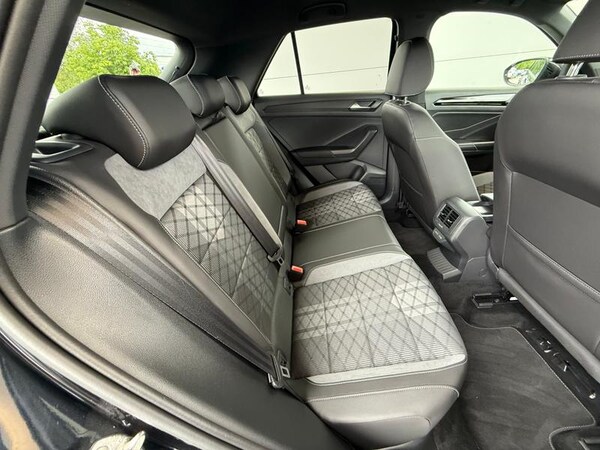 Used Volkswagen T-Roc 2024 for sale - 74830240: Photo 23