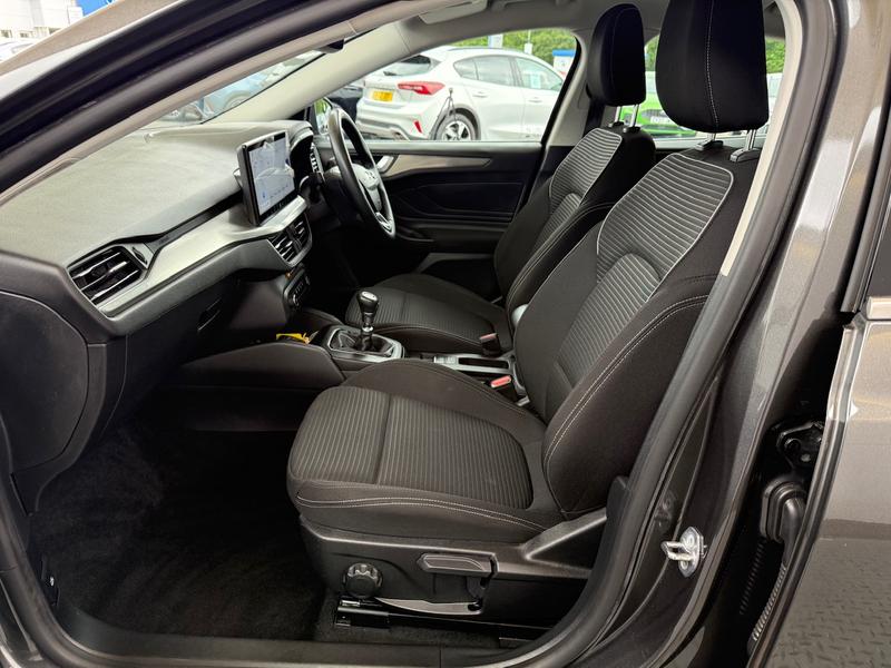 Used Ford Focus 2023 for sale - 74830245: Photo 16