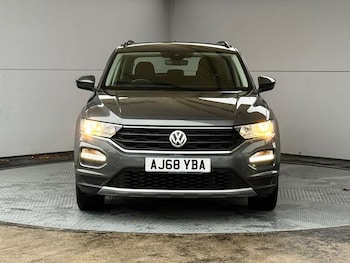 Used Volkswagen T-Roc 2019 for sale - 76290283: Photo