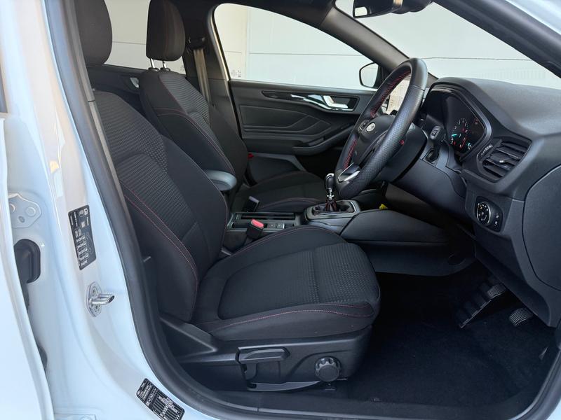 Used Ford Focus 2023 for sale - 76433980: Photo 18