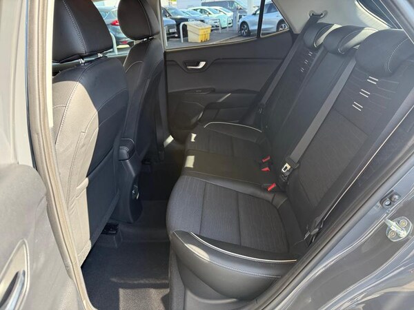 Used Kia Stonic 2023 for sale - 74435579: Photo 12