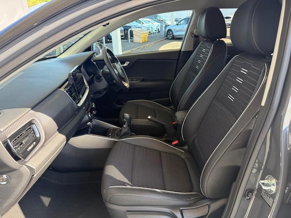 Used Kia Stonic 2023 for sale - 74435579: Photo 13