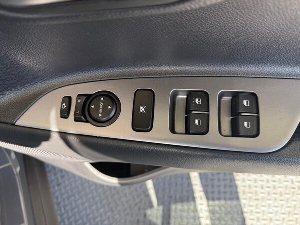Used Kia Stonic 2023 for sale - 74435579: Photo 26