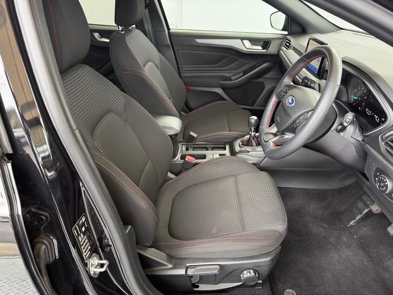 Used Ford Focus 2022 for sale - 76261085: Photo 15