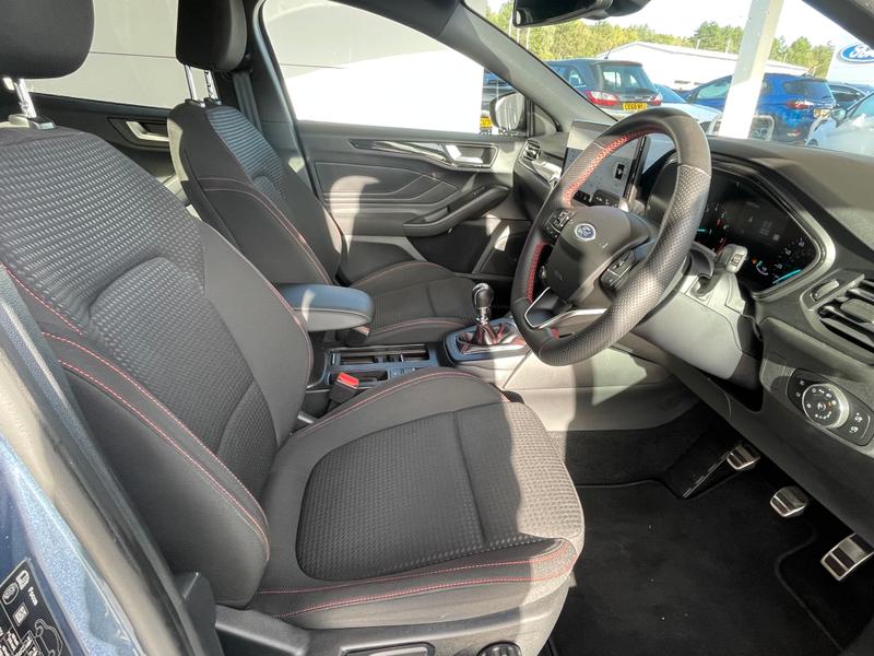 Used Ford Focus 2023 for sale - 76835759: Photo 16