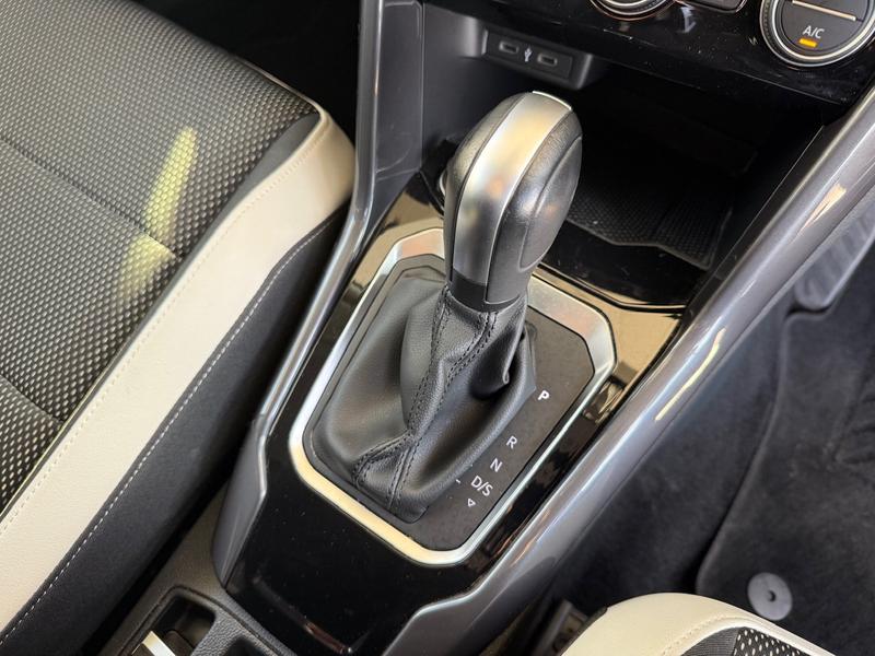 Used Volkswagen T-Roc 2021 for sale - 76131306: Photo 24