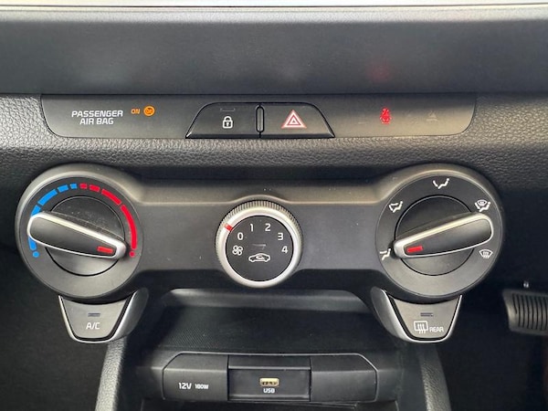 Used Kia Stonic 2023 for sale - 74729727: Photo 17