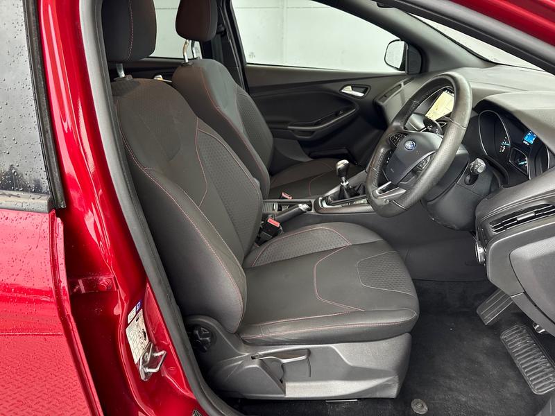 Used Ford Focus 2017 for sale - 76519755: Photo 17