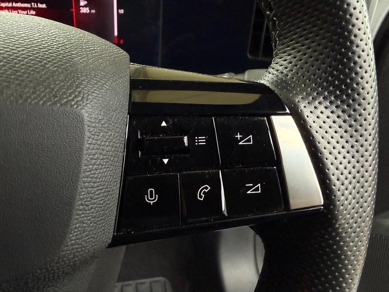 Used Vauxhall Astra 2023 for sale - 76819289: Photo 21