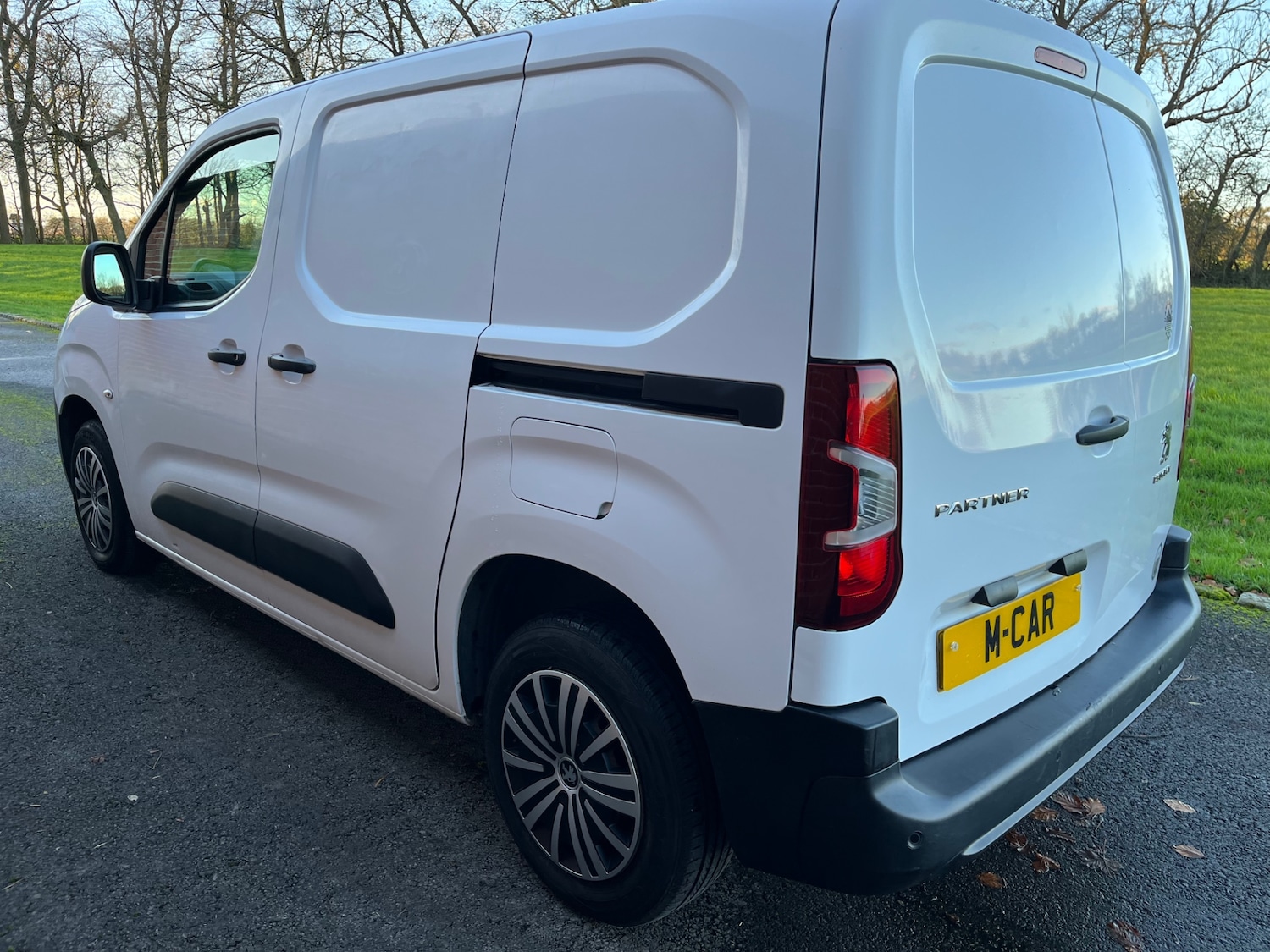 Used Peugeot Partner 2019 for sale - 76618903: Photo 8