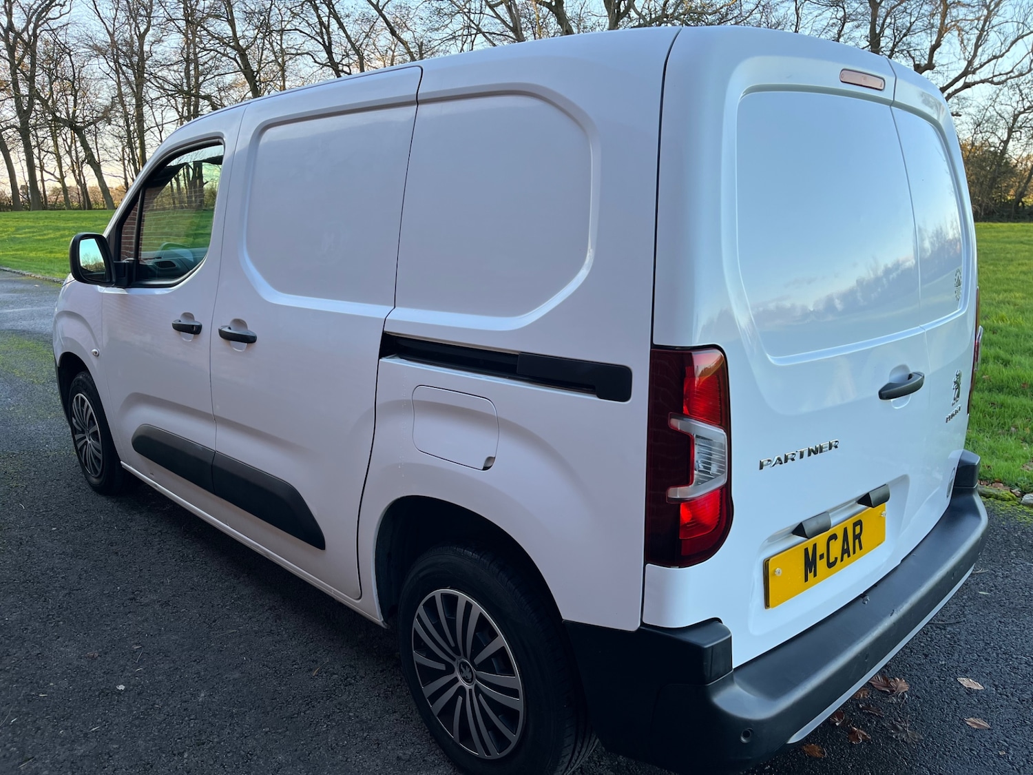 Used Peugeot Partner 2019 for sale - 76618903: Photo 9