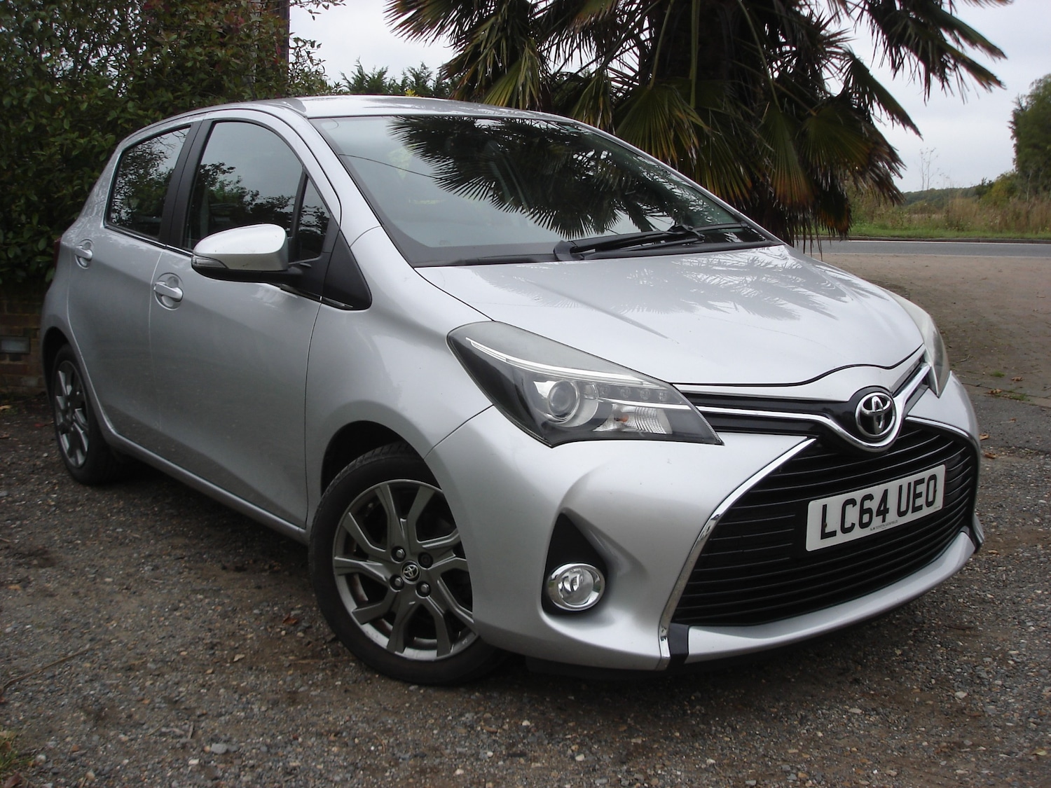 Used Toyota Yaris 2015 for sale - 76380363: Photo 1